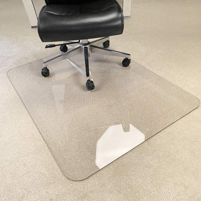 Hard chair mat for intensive use, transparent.