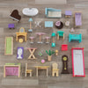 Wooden dollhouse with 34 accessories