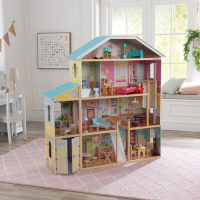 Wooden dollhouse with 34 accessories